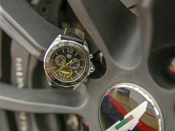 شركة TAG Heuer تقدم أول إصدارات الكرونوغراف الخاصة Aston Martin